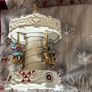 Vintage Festive musical ceramic Carousel of Santa & Elves carousel!!